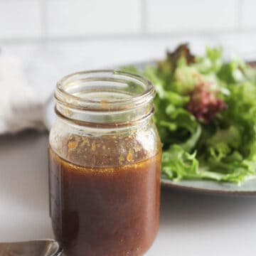 a picture of balsamic dressing up close